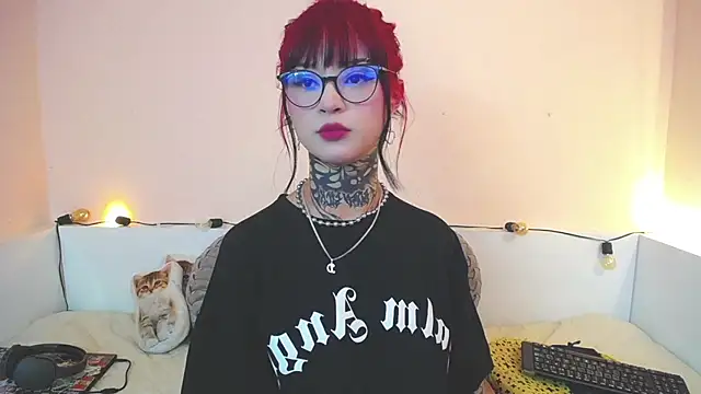 Snapshot of Isabella__dark chatting on 2, 12, 2024 Isabella dark online show from 2, 12, 2024