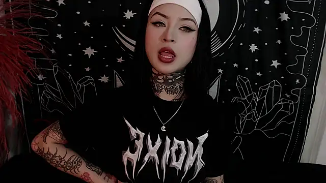 Snapshot of Isabella__dark chatting on 4, 2, 2025 Isabella dark online show from 4, 2, 2025
