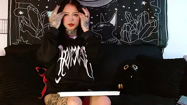 Isabella  dark online show from 15, 11, 2025