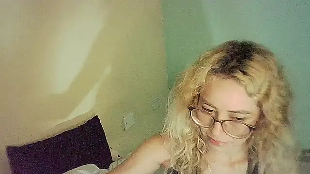 JuliaMack online show from 19, 12, 2024