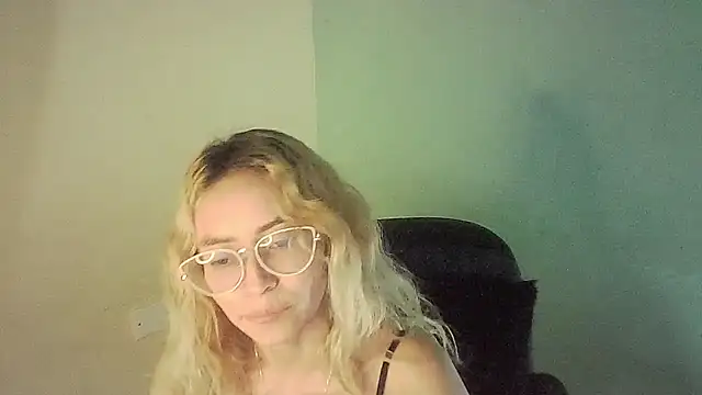 JuliaMack online show from 9, 1, 2025
