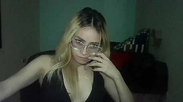 JuliaMack online show from 5, 3, 2025