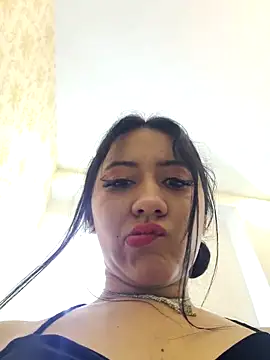 LuciaTomson online show from 17, 11, 2025