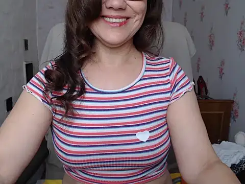 KittyyLaBeauty online show from 4, 5, 2026