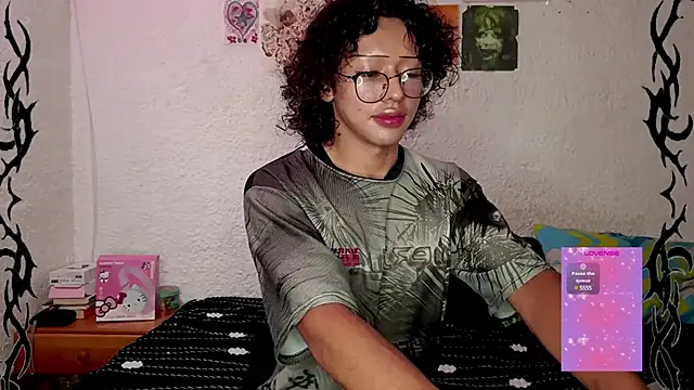 Snapshot of angelsdustxxx chatting on 17, 12, 2024 angelsdustxxx online show from 17, 12, 2024