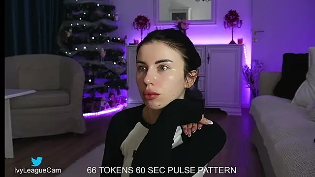 Snapshot of ivyleague_ chatting on 13, 12, 2024 ivyleague  online show from 13, 12, 2024