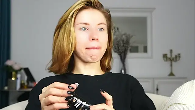 Snapshot of ivyleague_ chatting on 1, 10, 2025 ivyleague  online show from 1, 10, 2025