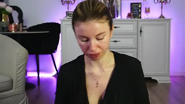 Snapshot of ivyleague_ chatting on 1, 11, 2025 ivyleague  online show from 1, 11, 2025