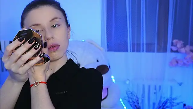 Snapshot of ivyleague_ chatting on 7, 3, 2026 ivyleague online show from 7, 3, 2026