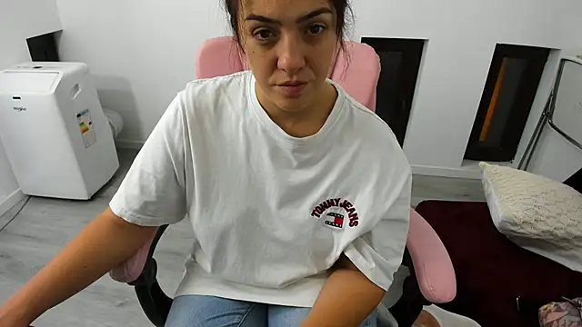 Snapshot of Dyana_Kaylinn chatting on 23, 9, 2025 Dyana Kaylinn online show from 23, 9, 2025