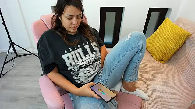 Snapshot of Dyana_Kaylinn chatting on 21, 10, 2025 Dyana Kaylinn online show from 21, 10, 2025