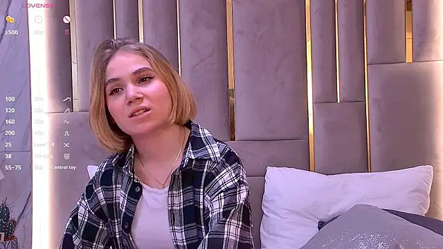 Snapshot of EllenaGreen chatting on 20, 1, 2025 EllenaGreen online show from 20, 1, 2025