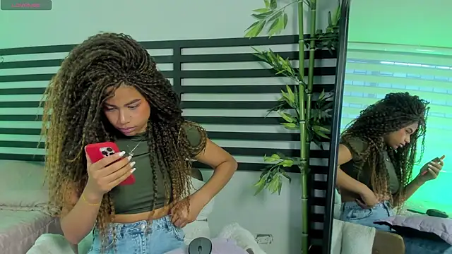 nayah   online show from 14, 9, 2025