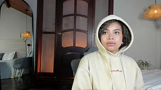 nayah   online show from 19, 2, 2026