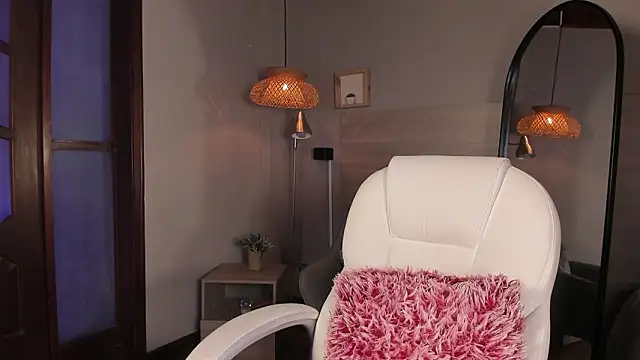 nayah   online show from 5, 3, 2026