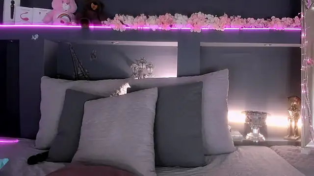 Snapshot of rosemonrooe chatting on 14, 1, 2025 rosemonrooe online show from 14, 1, 2025