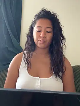 Snapshot of VanessaBling chatting on 1, 4, 2026 VanessaBling online show from 1, 4, 2026