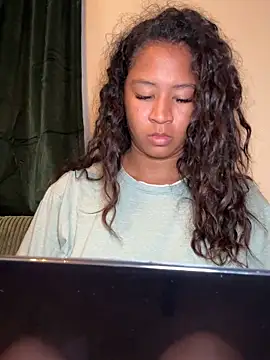 Snapshot of VanessaBling chatting on 9, 4, 2026 VanessaBling online show from 9, 4, 2026