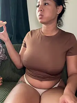 Snapshot of VanessaBling chatting on 30, 4, 2026 VanessaBling online show from 30, 4, 2026