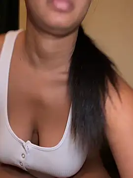 Snapshot of VanessaBling chatting on 11, 5, 2026 VanessaBling online show from 11, 5, 2026