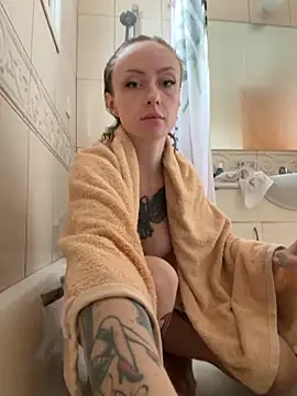 Snapshot of haileyhope_ chatting on 29, 11, 2025 haileyhope online show from 29, 11, 2025