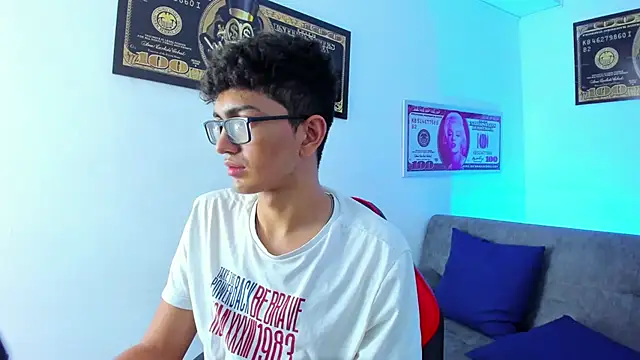 TylerWhite  online show from 1, 2, 2025