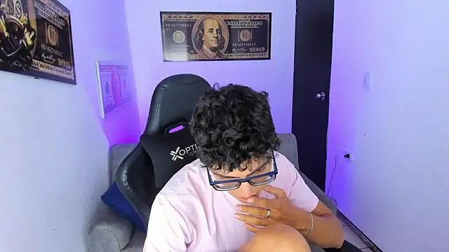 TylerWhite  online show from 2, 3, 2025