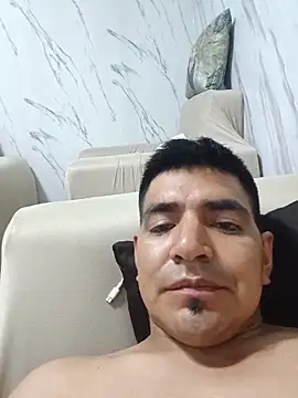 Snapshot of latino17 chatting on 3, 3, 2026 latino17 online show from 3, 3, 2026