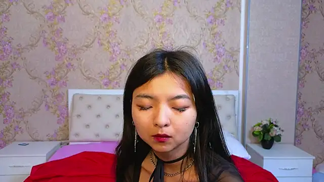 Shy Kira online show from 4, 2, 2025