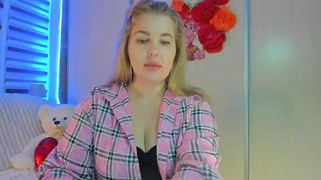 CoraSwon online show from 4, 12, 2024