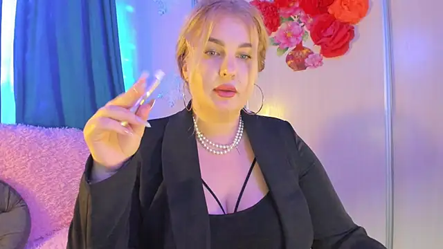 CoraSwon online show from 6, 1, 2025