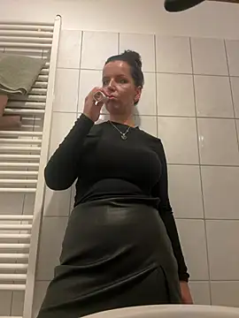 Snapshot of Off__Melonenmandy chatting on 5, 7, 2026 Off Melonenmandy online show from 5, 7, 2026