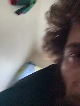 pantslesstraveler plt online show from 30, 10, 2025