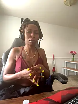 LeyaHoneybuns online show from 18, 11, 2025