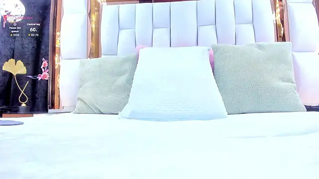 Snapshot of RileySweett chatting on 8, 1, 2026 RileySweett online show from 8, 1, 2026