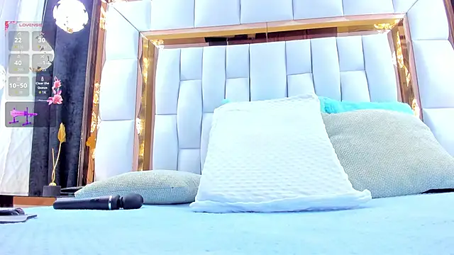 Snapshot of RileySweett chatting on 3, 2, 2026 RileySweett online show from 3, 2, 2026