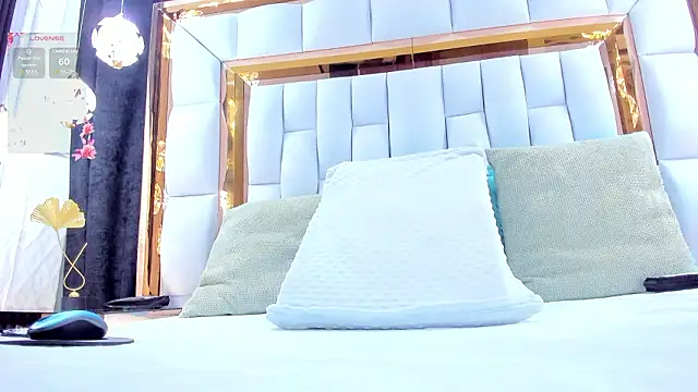 Snapshot of RileySweett chatting on 5, 2, 2026 RileySweett online show from 5, 2, 2026