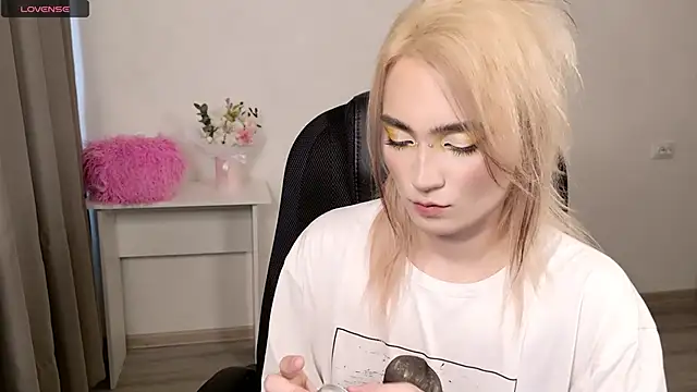 Snapshot of CuteYukiKun chatting on 13, 2, 2026 CuteYukiKun online show from 13, 2, 2026