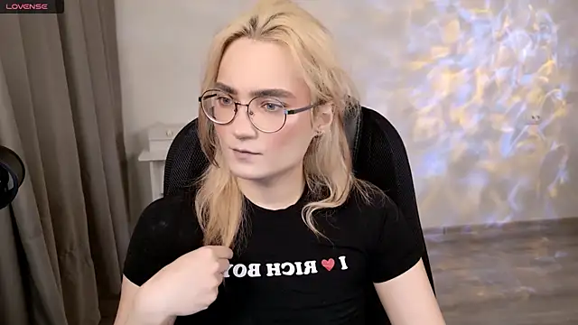 Snapshot of CuteYukiKun chatting on 14, 3, 2026 CuteYukiKun online show from 14, 3, 2026