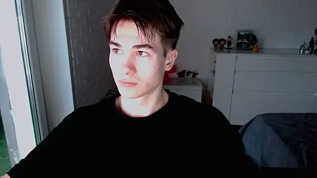 Snapshot of MarkusDean chatting on 6, 11, 2025 MarkusDean online show from 6, 11, 2025