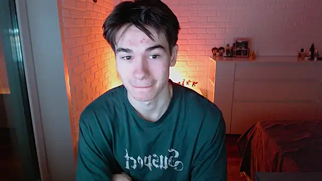 Snapshot of MarkusDean chatting on 13, 11, 2025 MarkusDean online show from 13, 11, 2025