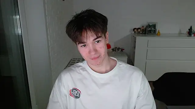 Snapshot of MarkusDean chatting on 19, 11, 2025 MarkusDean online show from 19, 11, 2025