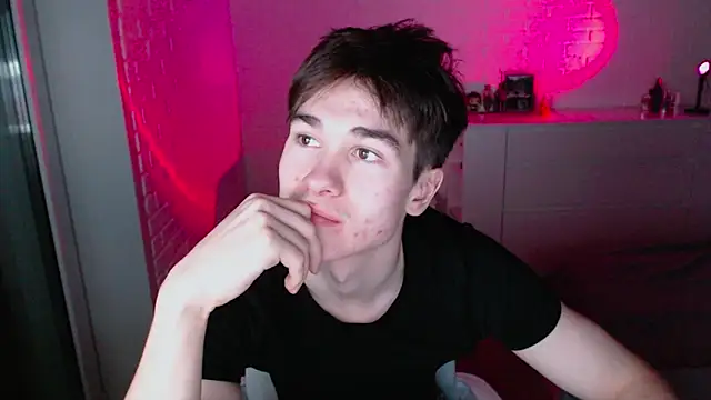 Snapshot of MarkusDean chatting on 21, 11, 2025 MarkusDean online show from 21, 11, 2025