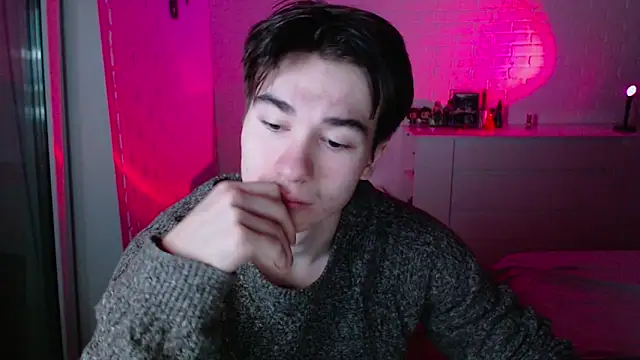 Snapshot of MarkusDean chatting on 4, 12, 2025 MarkusDean online show from 4, 12, 2025