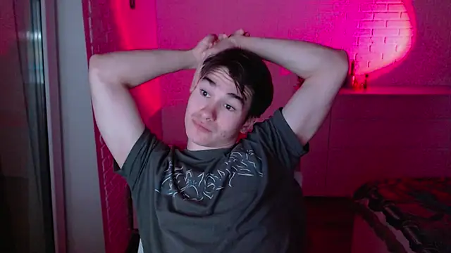 Snapshot of MarkusDean chatting on 18, 12, 2025 MarkusDean online show from 18, 12, 2025