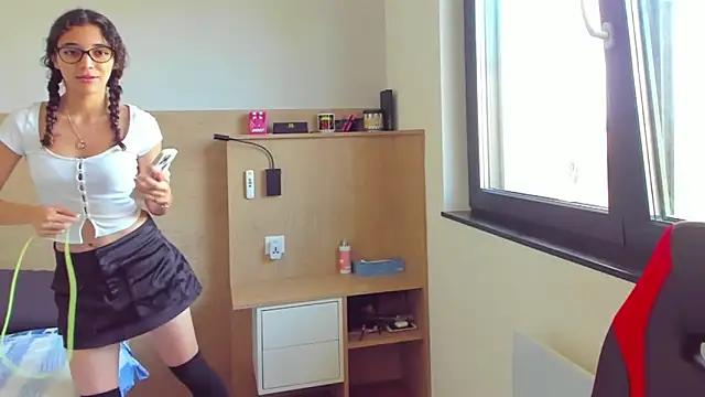 Snapshot of uniquerossie chatting on 7, 10, 2025 uniquerossie online show from 7, 10, 2025