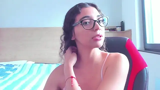 Snapshot of uniquerossie chatting on 16, 10, 2025 uniquerossie online show from 16, 10, 2025