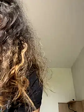 Snapshot of uniquerossie chatting on 14, 11, 2025 uniquerossie online show from 14, 11, 2025