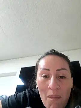 LuisaFernanda170823 online show from 25, 10, 2025