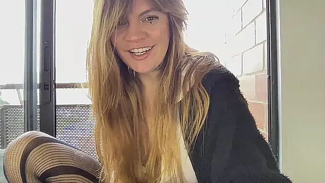 Val   online show from 30, 9, 2025